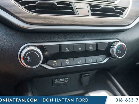 Used 2025 Nissan Altima 2.5 SV FWD image 11