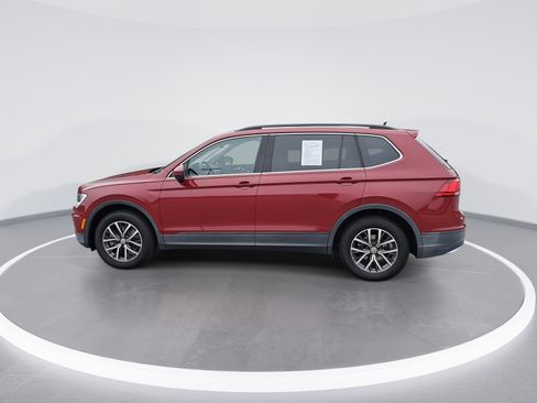 Certified 2019 Volkswagen Tiguan SE w/ Panoramic Sunroof Package image 6