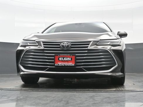 Used 2019 Toyota Avalon Limited image 28