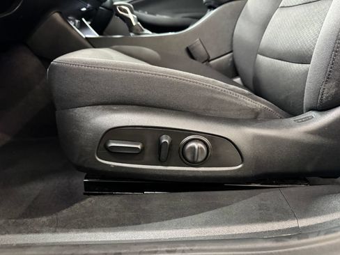 Used 2023 Chevrolet Malibu LT FWD image 15