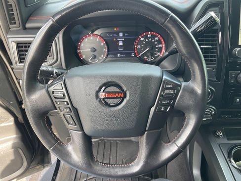 Used 2021 Nissan Titan PRO-4X w/ Pro-4x Convenience Package image 7