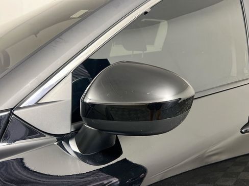 Used 2024 Nissan Rogue SV FWD image 12