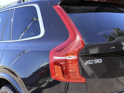 Used 2018 Volvo XC90 T6 Momentum w/ Convenience Package AWD/4WD image 11