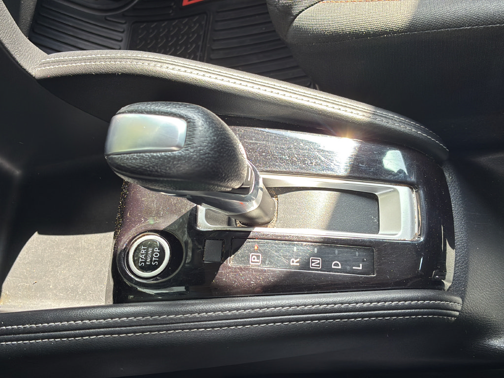 Used 2020 Nissan Kicks SR FWD image 27