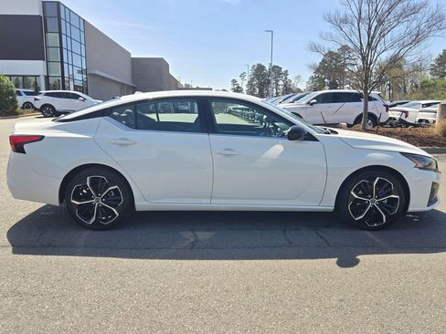 Used 2023 Nissan Altima 2.5 SR image 8