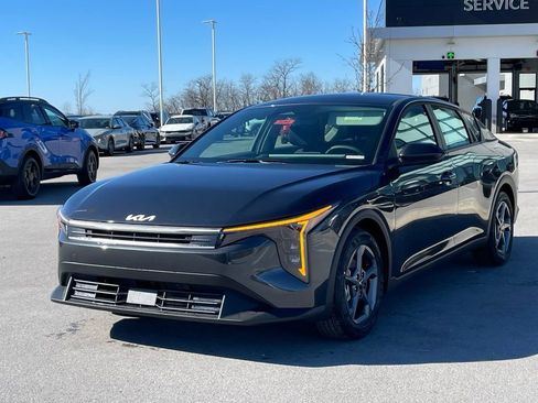 New 2026 Kia K4 LXS image 3
