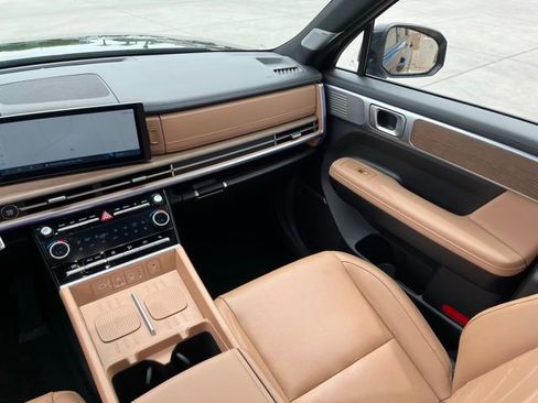 Used 2025 Hyundai Santa Fe Limited AWD/4WD image 12