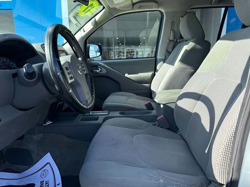 Used 2017 Nissan Frontier SV image 11