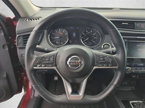 Used 2018 Nissan Rogue SV FWD image 15
