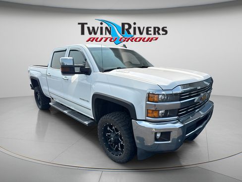 Used 2015 Chevrolet Silverado 2500 LTZ w/ Duramax Plus Package AWD/4WD image 6