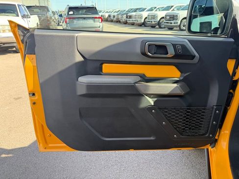 Used 2022 Ford Bronco Black Diamond image 7