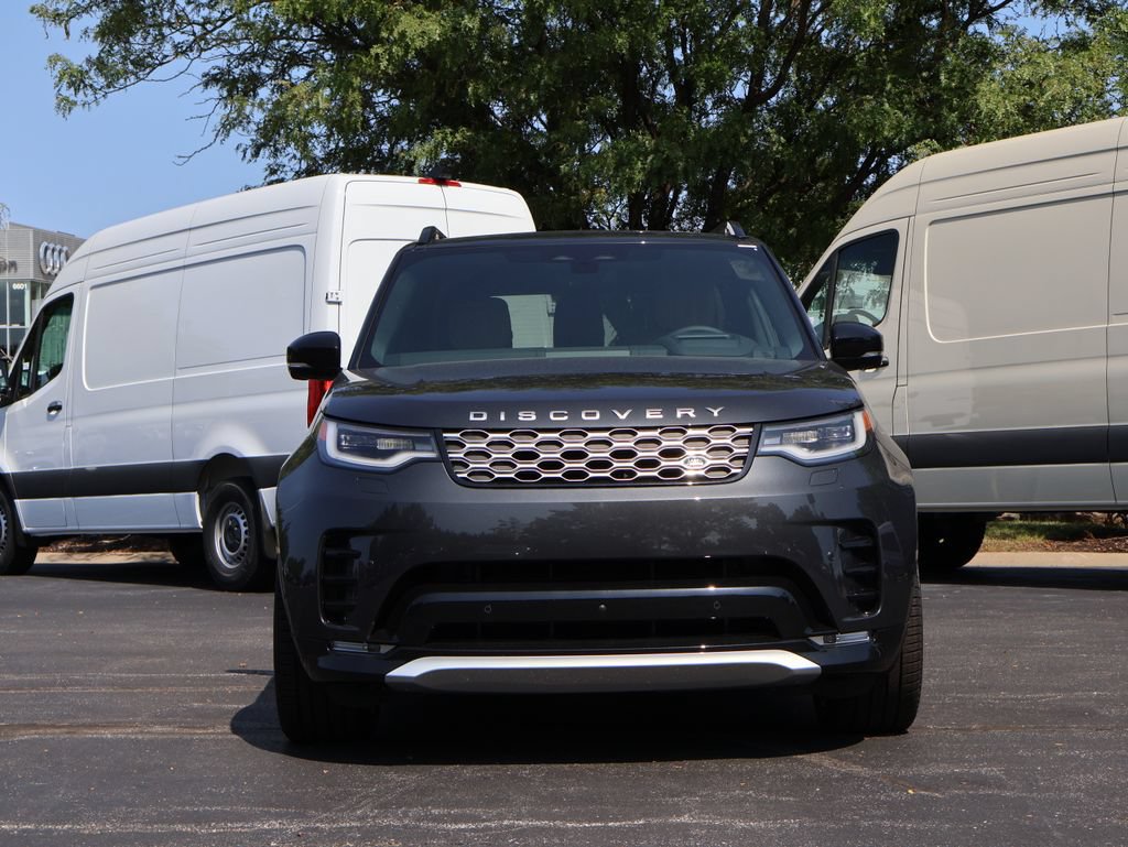 New 2026 Land Rover Discovery Limited Edition AWD/4WD image 2