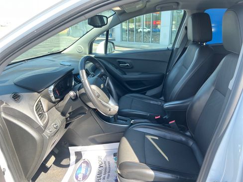 Used 2017 Chevrolet Trax LT w/ LT Convenience Package AWD/4WD image 8