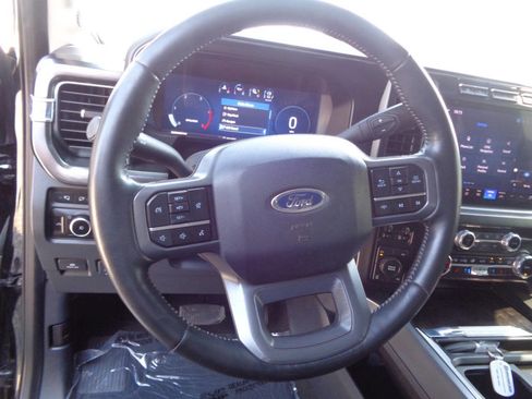 Used 2024 Ford F250 Lariat w/ Chrome Package image 25