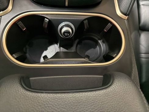 Used 2024 Porsche Cayenne Coupe AWD/4WD image 39