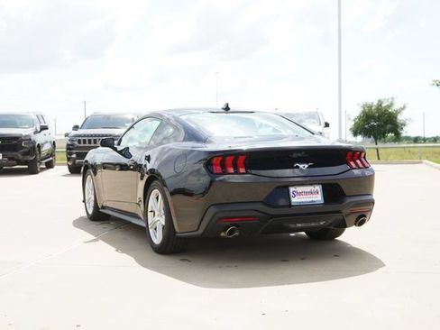 Used 2026 Ford Mustang Premium RWD image 7
