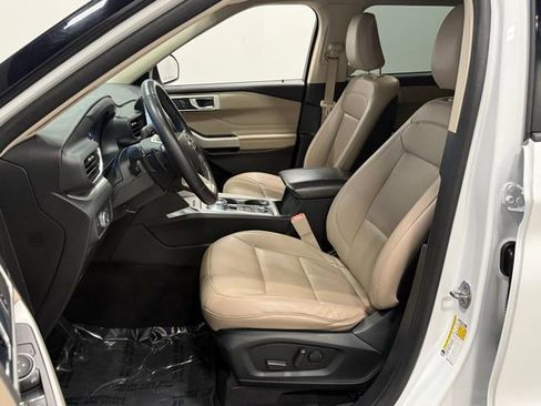 Certified 2020 Ford Explorer XLT w/ Equipment Group 202A AWD/4WD image 14