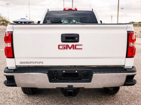 Used 2017 GMC Sierra 2500 2WD Crew Cab w/ Sierra Convenience Package image 6