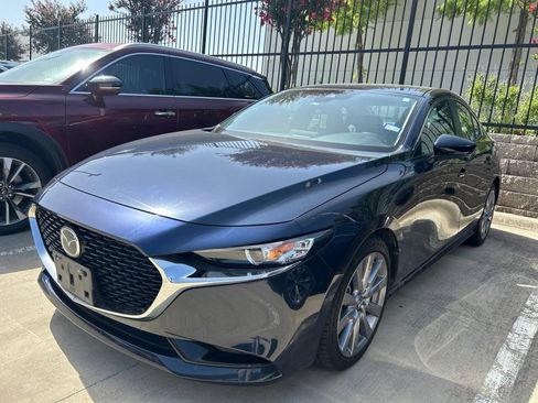 Used 2022 MAZDA MAZDA3 s FWD image 3