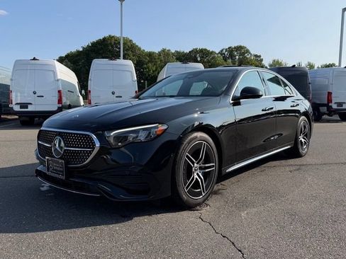 Used 2026 Mercedes-Benz E 350 4MATIC Sedan image 3