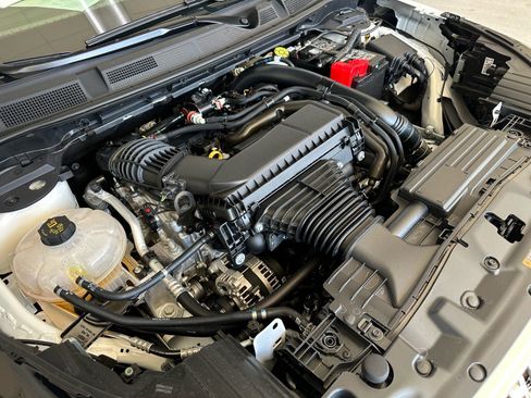 Used 2025 Lincoln Corsair FWD w/ Equipment Group 101A image 13
