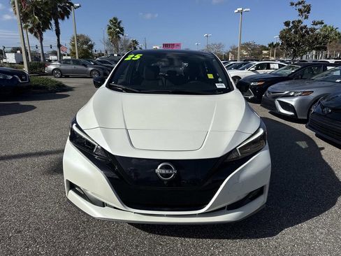 Certified 2025 Nissan Leaf SV Plus image 9