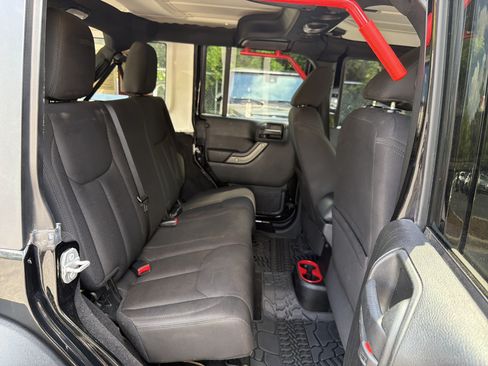 Used 2016 Jeep Wrangler Unlimited Sport w/ Quick Order Package 24S AWD/4WD image 33