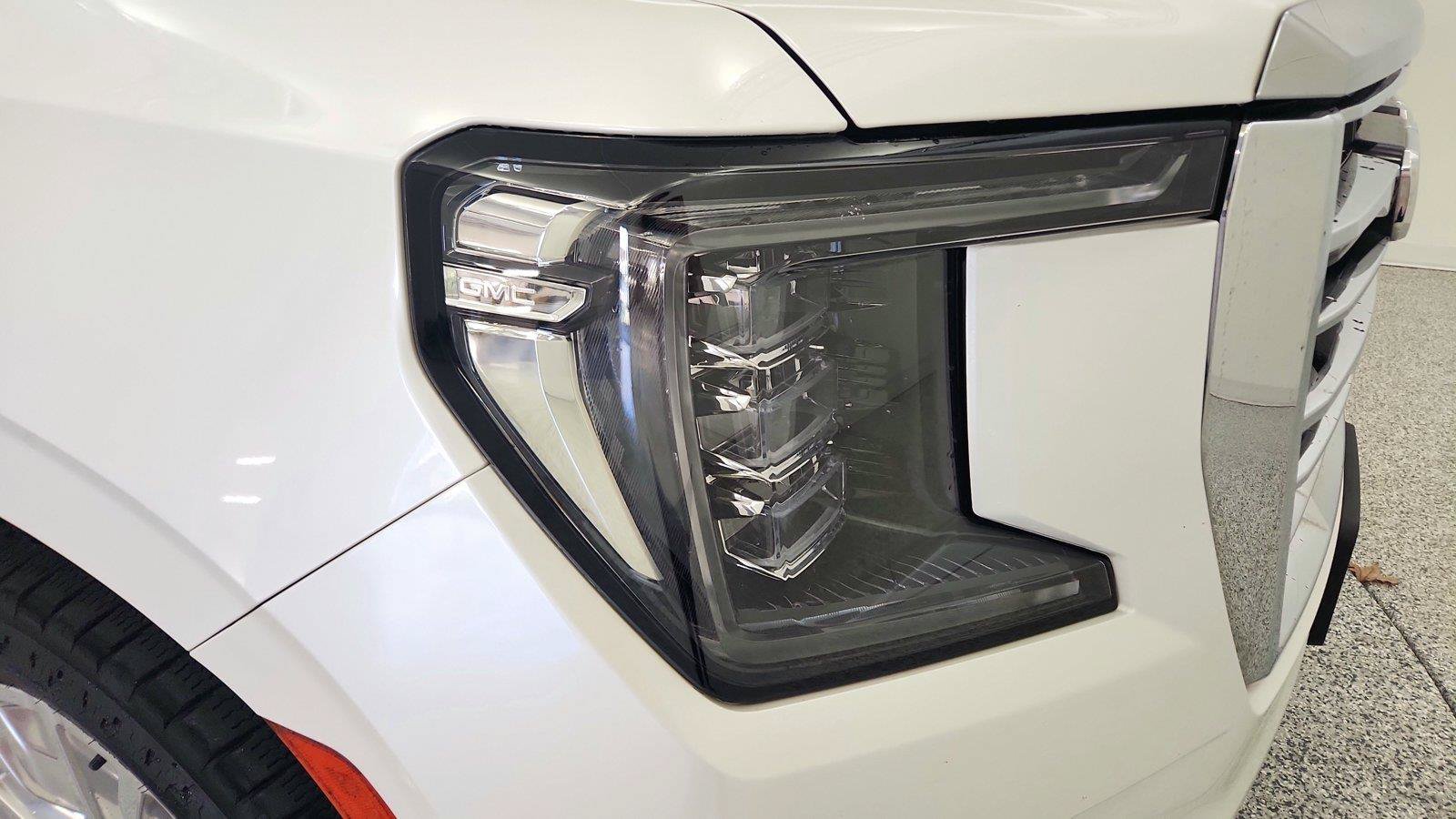 Used 2022 GMC Yukon SLT w/ SLT Premium Package AWD/4WD image 32