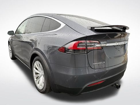 Used 2018 Tesla Model X 75D image 4