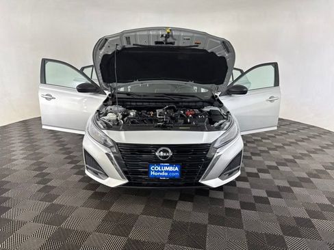 Used 2025 Nissan Altima 2.5 SV FWD image 15