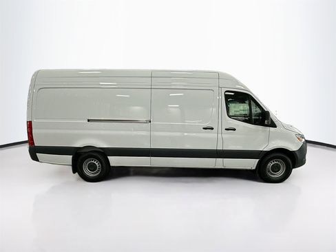 New 2025 Mercedes-Benz Sprinter 2500 image 9