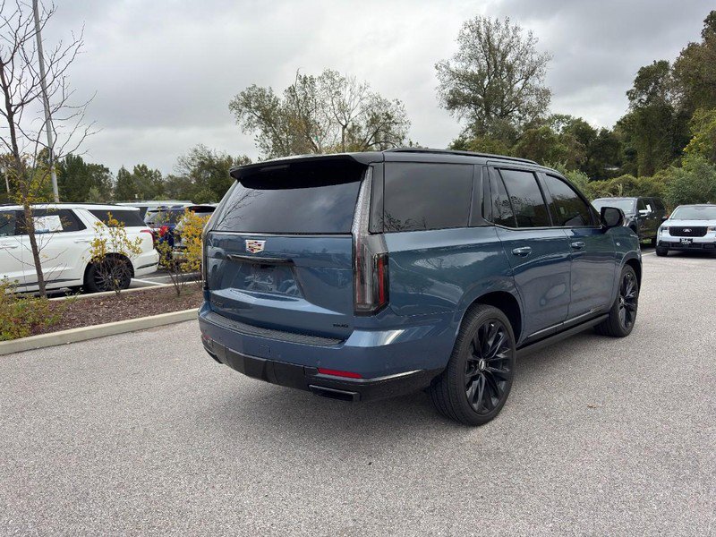 Used 2026 Cadillac Escalade Platinum Sport w/ LPO, ONYX Package AWD/4WD image 5