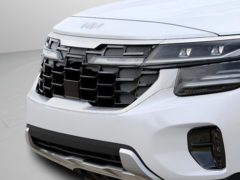 New 2026 Kia Seltos SX image 13