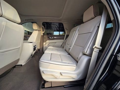 Used 2021 GMC Yukon Denali w/ Denali Premium Package image 17