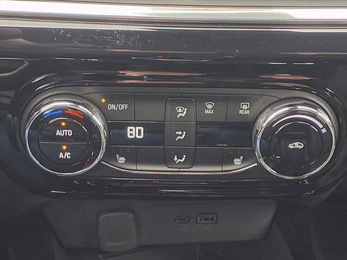 New 2026 Chevrolet Trax RS w/ Sunroof Package FWD image 18