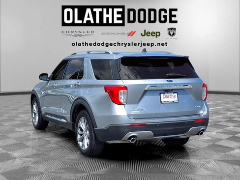 Used 2022 Ford Explorer Limited AWD/4WD image 3