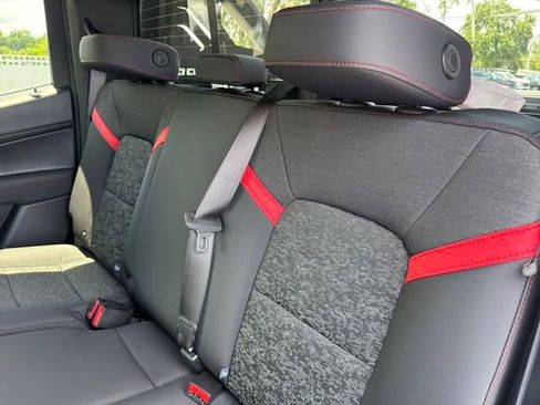 New 2025 Chevrolet Colorado Z71 w/ Midnight Edition image 25