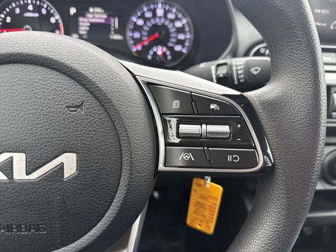 Used 2024 Kia Forte LXS w/ LXS Technology Package image 17