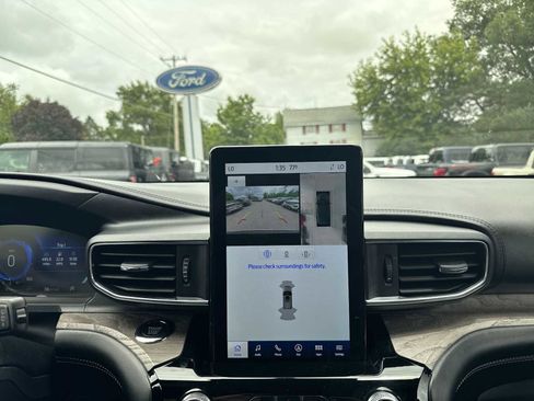 Used 2022 Ford Explorer Platinum w/ Equipment Group 601A image 55