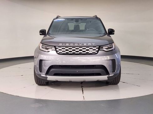 Used 2025 Land Rover Discovery S image 9