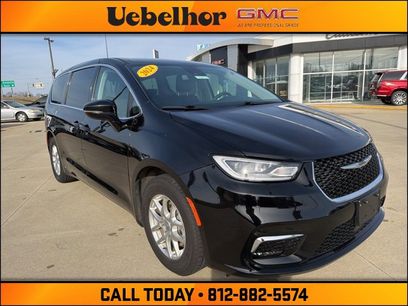 Used 2024 Chrysler Pacifica Touring-L