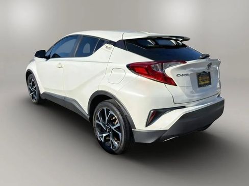 Used 2021 Toyota C-HR XLE image 5