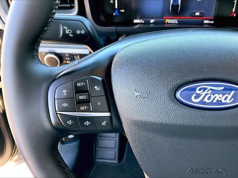 Certified 2025 Ford Maverick Lariat w/ Black Appearance Package image 19