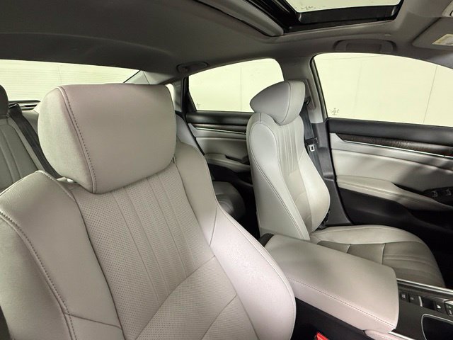 Used 2020 Honda Accord Touring image 29