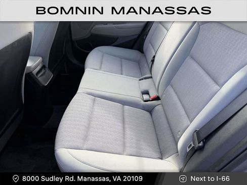 Used 2017 Hyundai Elantra SE image 12