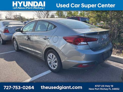 Used 2019 Hyundai Elantra SE image 2