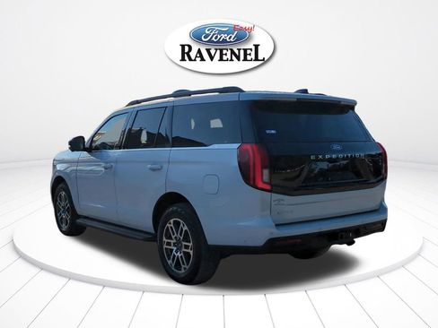 Used 2025 Ford Expedition Active AWD/4WD image 6