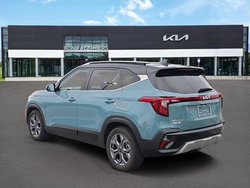 Certified 2024 Kia Seltos S FWD image 3