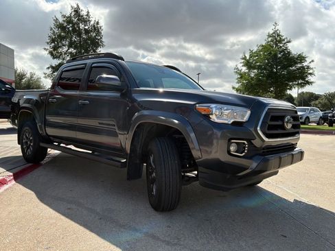 Used 2023 Toyota Tacoma SR5 RWD image 4