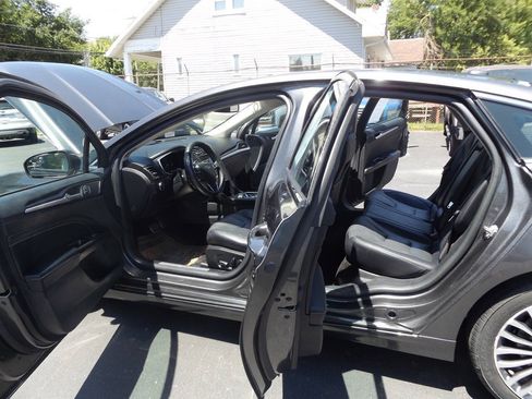 Used 2018 Ford Fusion Titanium AWD/4WD image 12